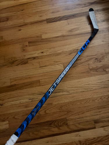Youth CCM JetSpeed Hockey Stick Left Hand P28 30 Flex (Used)