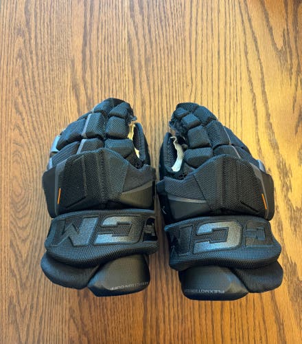 CCM Tacks XF Pro Gloves 13" (Used)