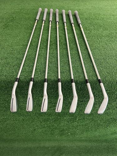 Taylormade P790 25 Forged Iron Set 4-P / Dynamic Gold X100 Extra Stiff