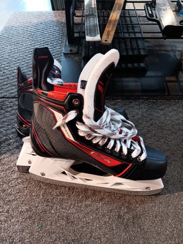 CCM JetSpeed Hockey Skates Regular Width 11 (New)
