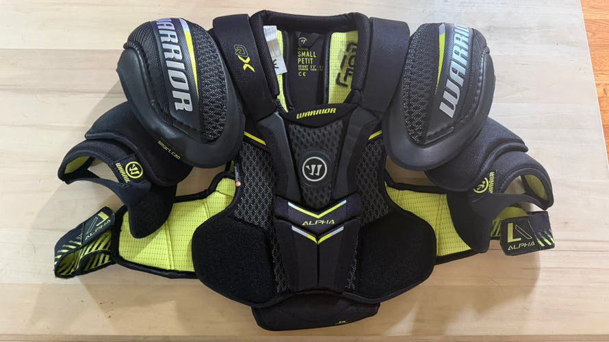 Small Senior Warrior Alpha QX Shoulder Pads (New)
