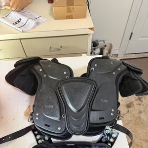 Large Youth Xenith Flyte Shoulder Pads (Used)