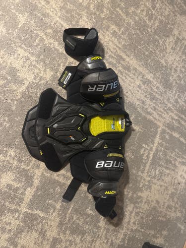 Men's Medium Senior Bauer Supreme Mach Shoulder Pads (Used)