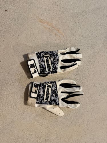 Large Franklin Pro Classic Batting Gloves (Used)