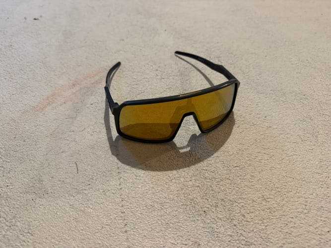 Men's One Size Fits All Oakley Sutro Sunglasses (Used)