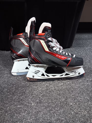 CCM JetSpeed Hockey Skates Regular Width 9.5 (New)
