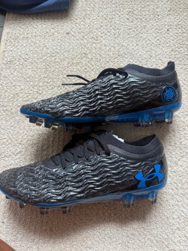 Black Women's Size M 8.0 (W 9.0) Turf Cleats Cleats (New)