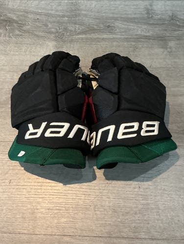 Arizona Coyotes Durzi Bauer Vapor Hyperlite Gloves 14" Pro Stock (Used)