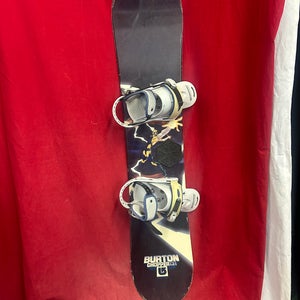 Burton punch 131cm all mountain snowboard, directional twin tip, Burton freestyle Jr bindings size s