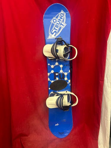 Fusion strung out 142cm all mountain snowboard, directional twin tip, premium binding size large