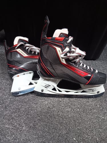CCM JetSpeed Hockey Skates Regular Width 9 (New)