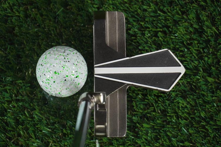 Odyssey White Ice D.A.R.T. Blade DART 370G Putter 38 Steel RH +Cover