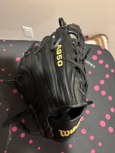 Wilson A950 RH Infield Baseball Glove 11.75" (Used)