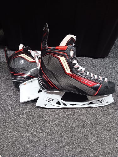 CCM JetSpeed Hockey Skates Regular Width 9 (New)