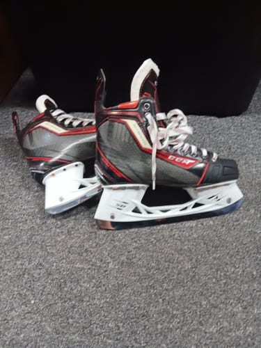 CCM JetSpeed Hockey Skates Regular Width 7.5 (New)
