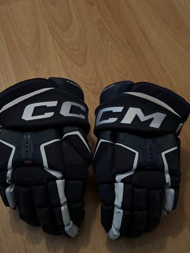CCM Tacks AS-V Pro Gloves 12" (Used)