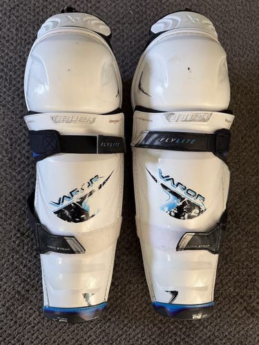 Intermediate Bauer Vapor Flylite 14" Shin Pads (Used)