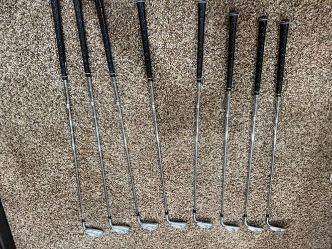 Men's Tour Right Handed Iron Set Stiff Flex (8 Clubs) #4 - #9, PW, SW (Used)