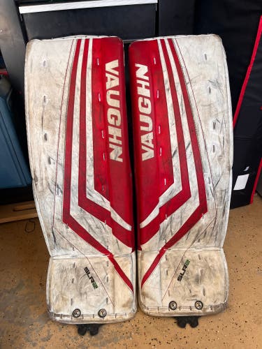 28" Vaughn Velocity V4 Goalie Leg Pads (Used)