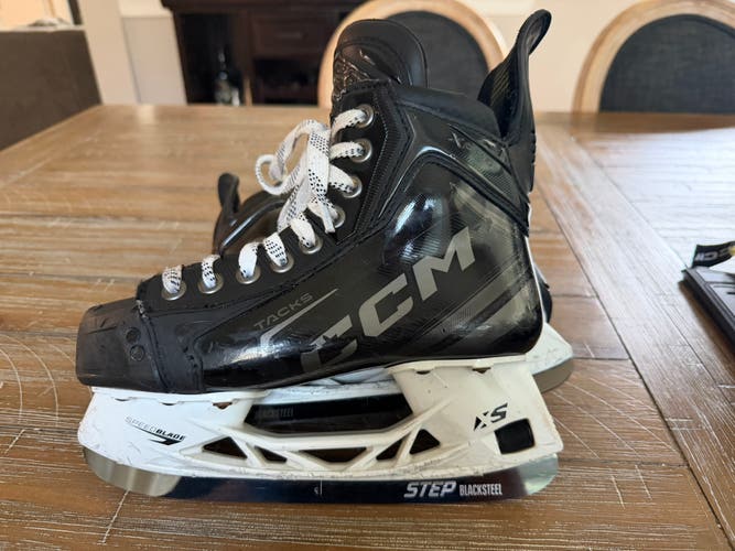 2024 CCM Tacks XF Pro Hockey Skates Regular Width Size 3 (Used) w/ extra black steel runners