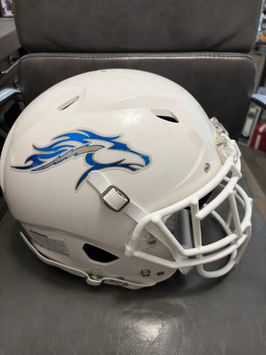White Adult Extra Large Schutt Helmet (Used)
