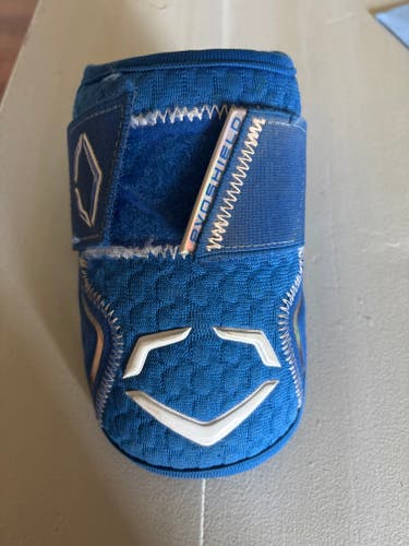 Blue Junior EvoShield Elbow Guard Elbow Protection (Used)