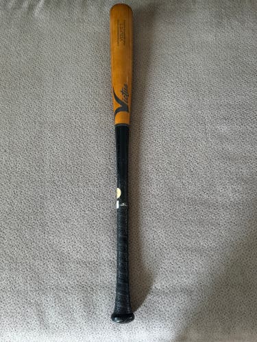 2025 Victus Volpe1 Maple Bat (-3) 28 oz 31" (Used)