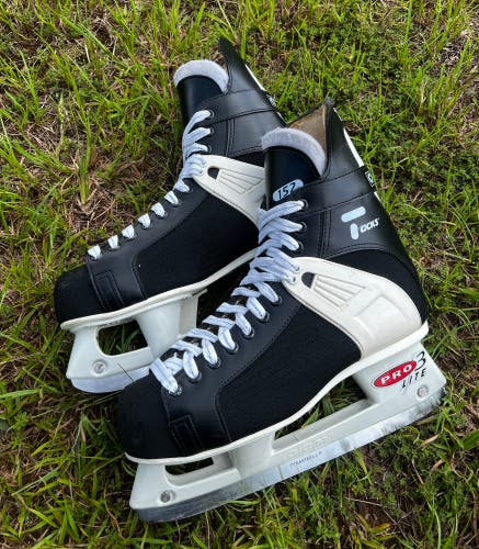 CLEAN Vintage CCM size 11 Mens Tacks 152 Ice Skate Boots