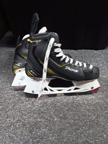 CCM Tacks Hockey Skates Regular Width 8.5 (New)