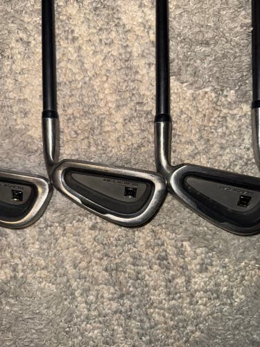 Men's Lynx Black Cat Right Handed Iron Set Graphite Shaft 37" (Used)