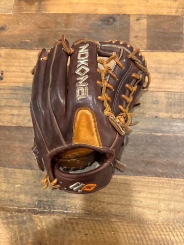 Nokona Alpha RH Outfield Baseball Glove 11.25" (Used) very tight hand space