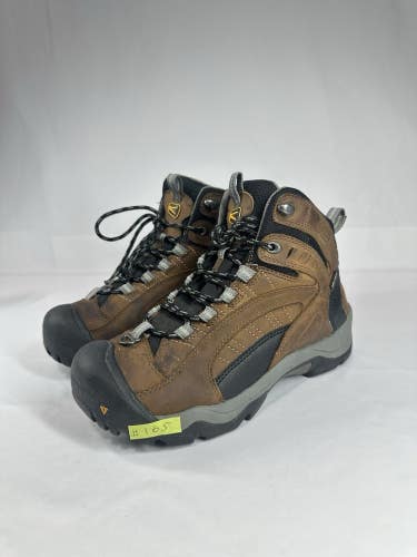 #165 Men's Keen Revel winter boot size 8