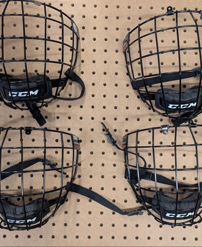 Black Large CCM FM580 Full Cage (Used)