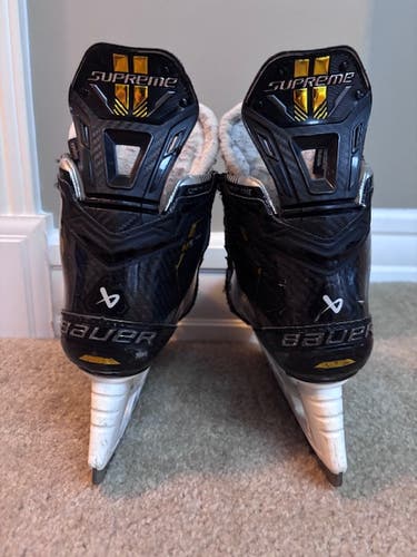 Black/Yellow Bauer Supreme M5 Pro Hockey Skates Regular Width Size 3 (Used)