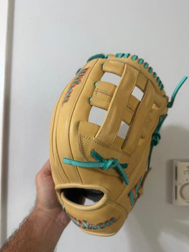 wilson a1000 A10RB25DW5 DW5 12 inch baseball glove (used) great condition