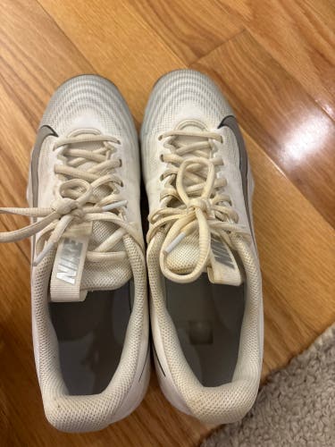 White Men's Size M 9.0 (W 10.0) Adult Nike vapor Low Top Molded Cleats (Used)
