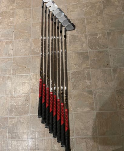 Men's Titleist 712 MB Right Handed Iron Set Stiff Flex (Used)