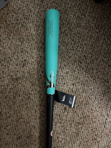 2027 Victus Tatis Maple Bat (-3) 30 oz 33" (New)