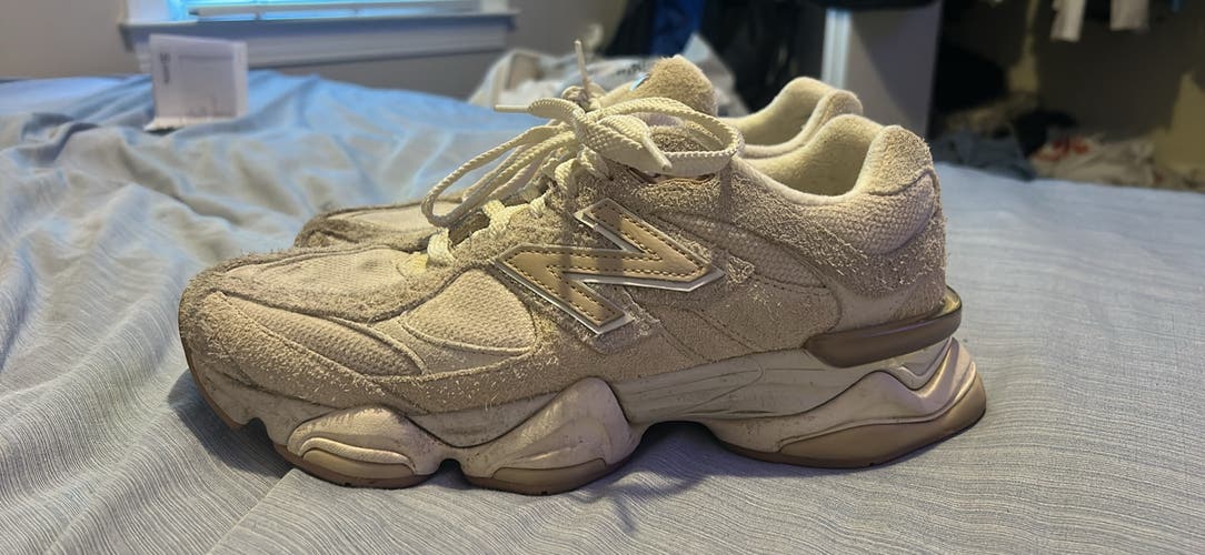 Unisex Size M 10.0 (W 11.0) Adult New Balance Shoes (Used)