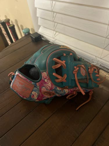 2023 Rawlings Heart of the Hide RH Infield Baseball Glove 11.5" (Used)