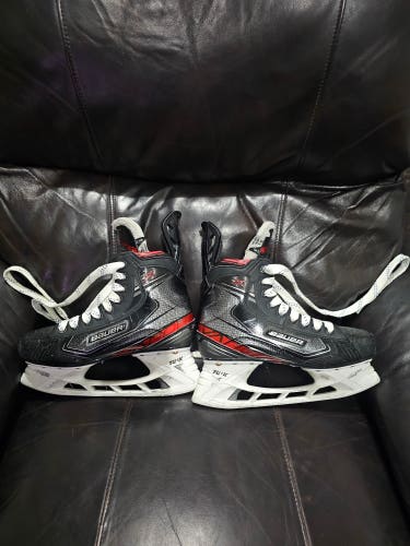 Black Bauer Vapor 2X Hockey Skates Wide Width Size 5.5 (Used)