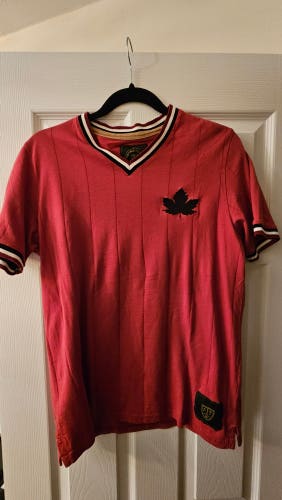 Football Town Team Canada Red Medium Men's Soccer Jersey (Used)