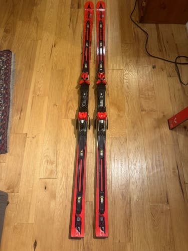 Atomic Redster FIS SG 210 cm Racing Skis Max Din 16 (Used)