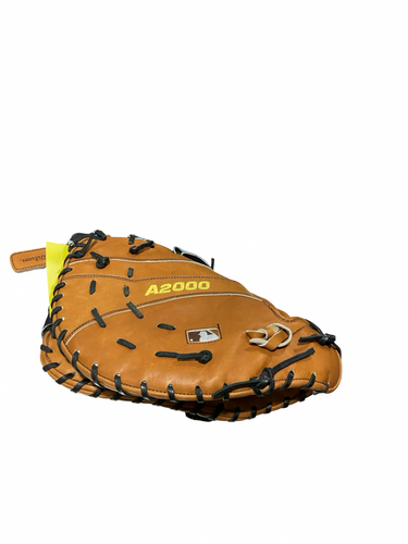 Used Wilson A2000 1ST BASE MITT BB/SB First Base RH Throw Brown 12 1/2" 11834-S000054126