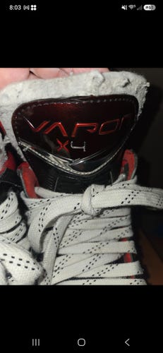 Black Bauer Vapor X4 Hockey Skates 7 (Used)