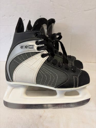 CCM Powerline Hockey Skates Regular Width Size 4 (Used)