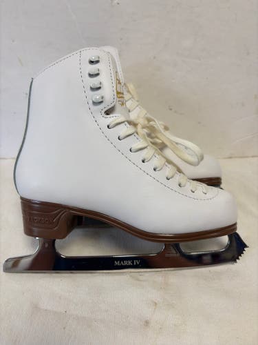 Jackson Ultima Artiste Figure Skates C Adult 4.5 (Used)