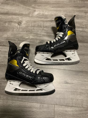Bauer Supreme 3S Pro Hockey Skates Regular Width Size 6 (Used)