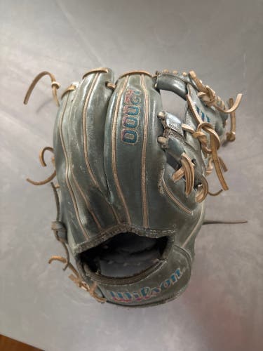 Wilson A2000 Autism Awareness 11.5 infield glove