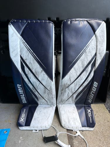 Blue Small Senior Bauer Vapor X5 Pro Goalie Leg Pads (Used)